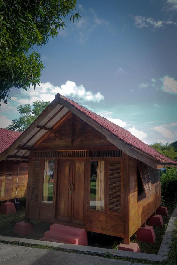 Yut'S Inn Flower Paradise Gili Gede Buitenkant foto