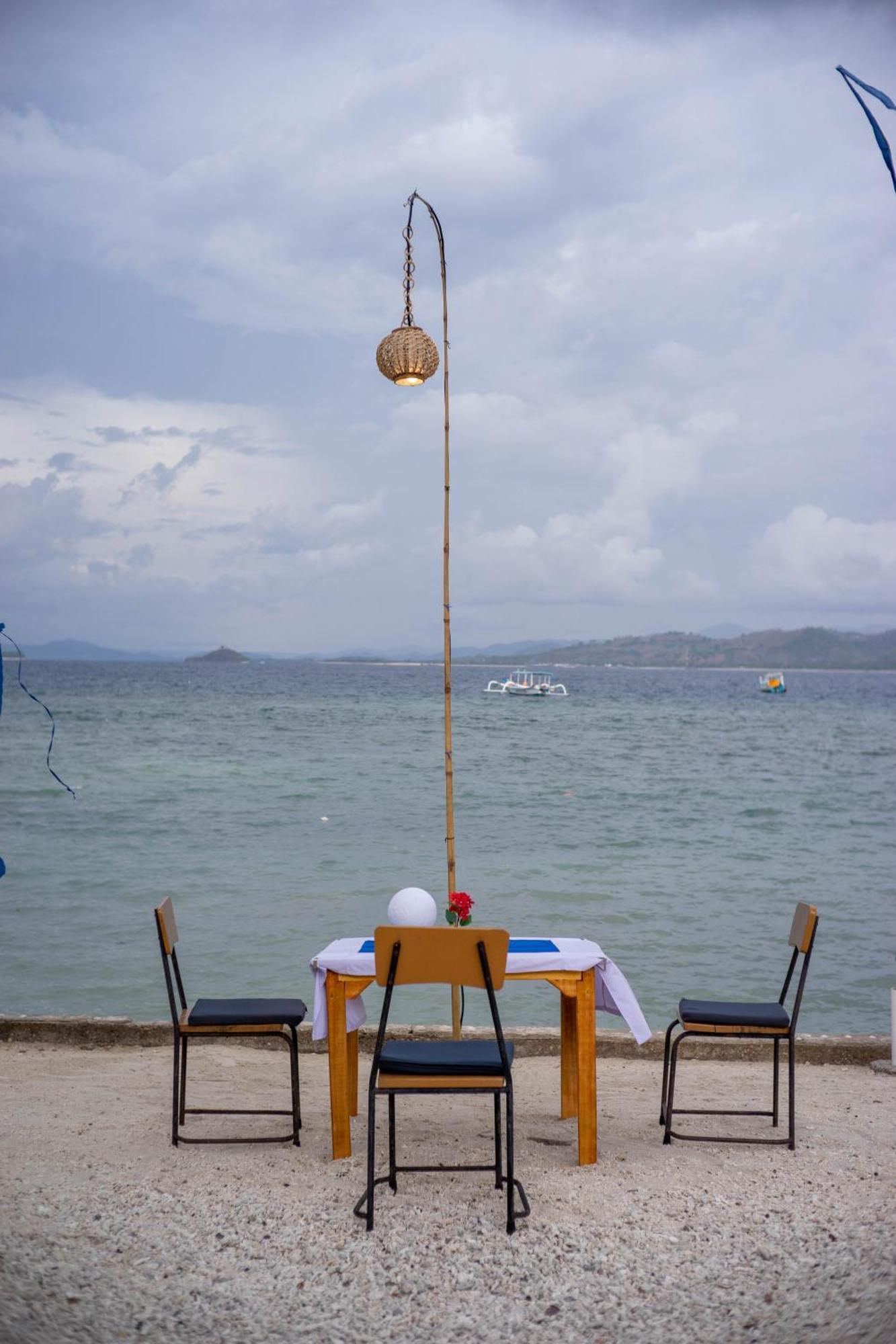 Yut'S Inn Flower Paradise Gili Gede Buitenkant foto