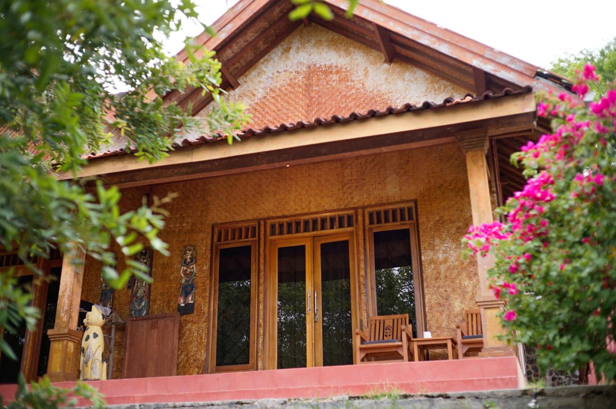 Yut'S Inn Flower Paradise Gili Gede Buitenkant foto