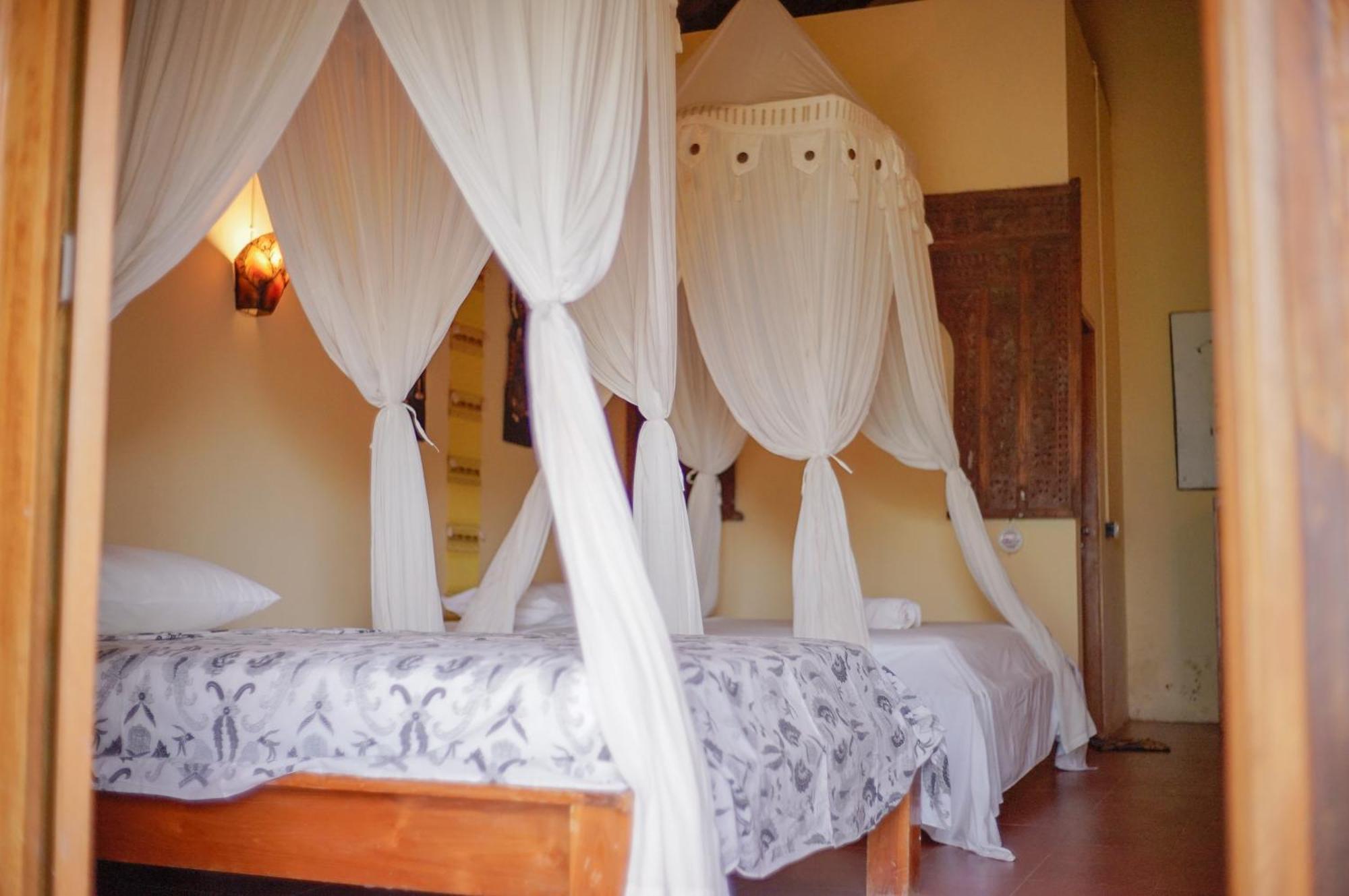 Yut'S Inn Flower Paradise Gili Gede Buitenkant foto