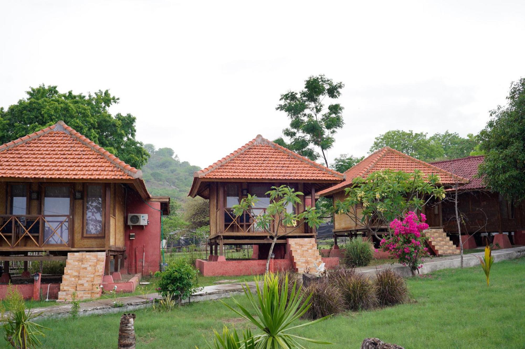 Yut'S Inn Flower Paradise Gili Gede Buitenkant foto